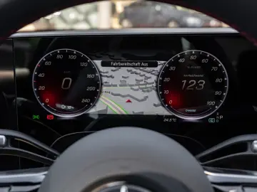 Mercedes-Benz CLA 250 - Electric