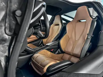 McLaren 750S Coupé