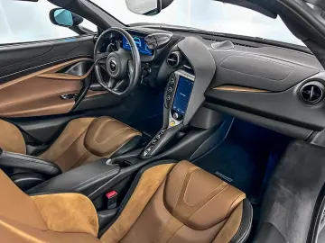 McLaren 750S Coupé