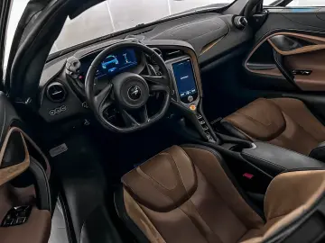 McLaren 750S Coupé