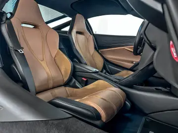 McLaren 750S Coupé