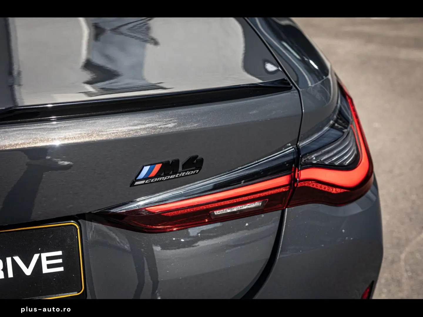 BMW M4 COMPETITION COUPE M XDRIVE DRAVITGRAU CARBON