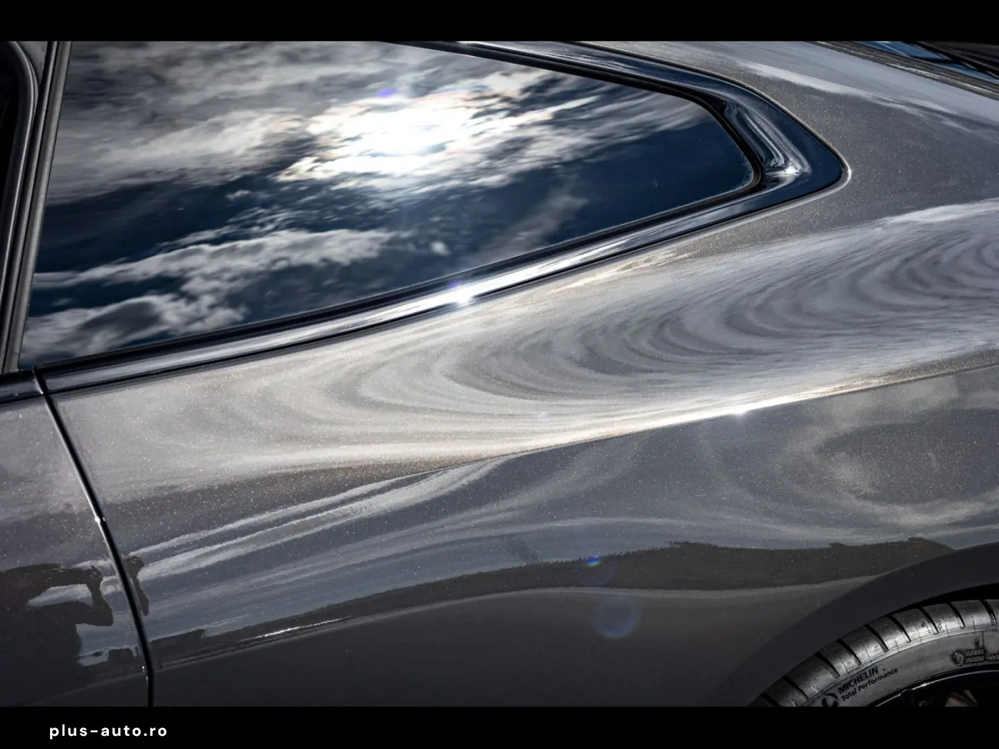 BMW M4 COMPETITION COUPE M XDRIVE DRAVITGRAU CARBON
