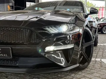 FORD Mustang GT V8 Fastback Aut.   KW V3 Leder rot