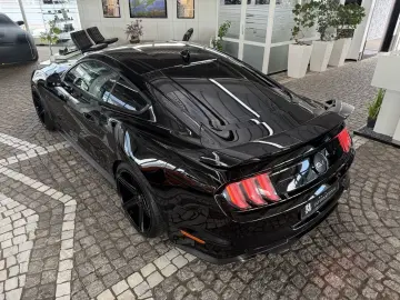 FORD Mustang GT V8 Fastback Aut.   KW V3 Leder rot