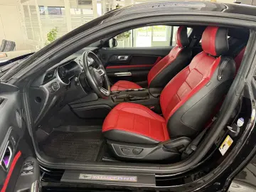 FORD Mustang GT V8 Fastback Aut.   KW V3 Leder rot