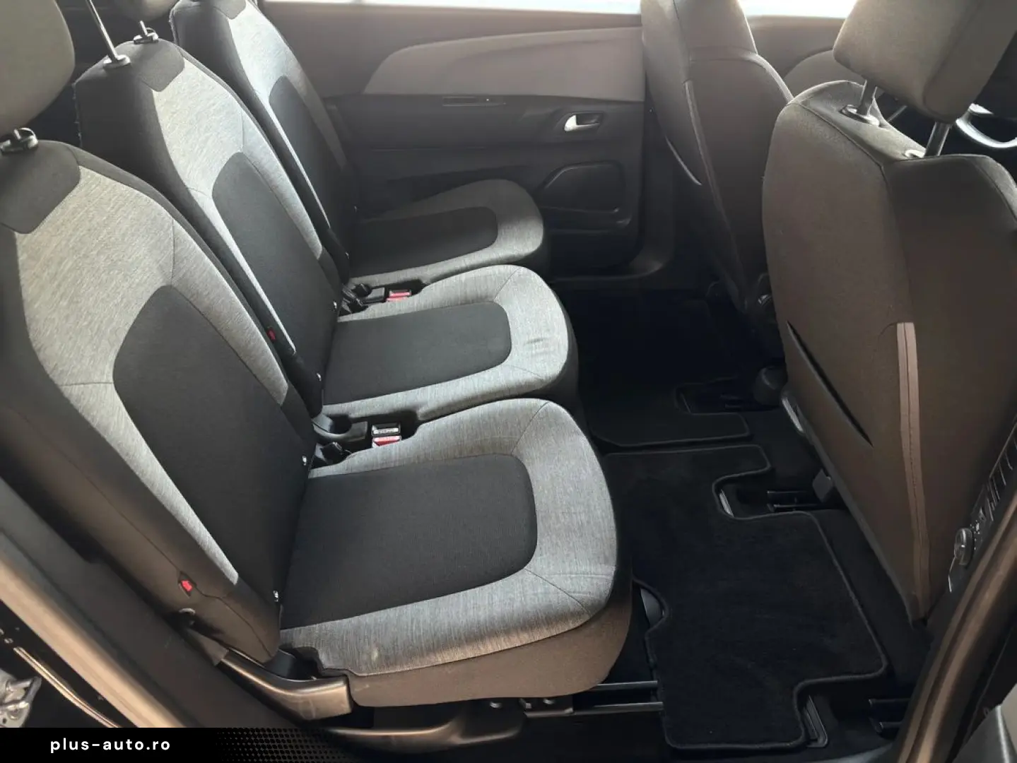 Citroen C4-Grand-Space-Tourer