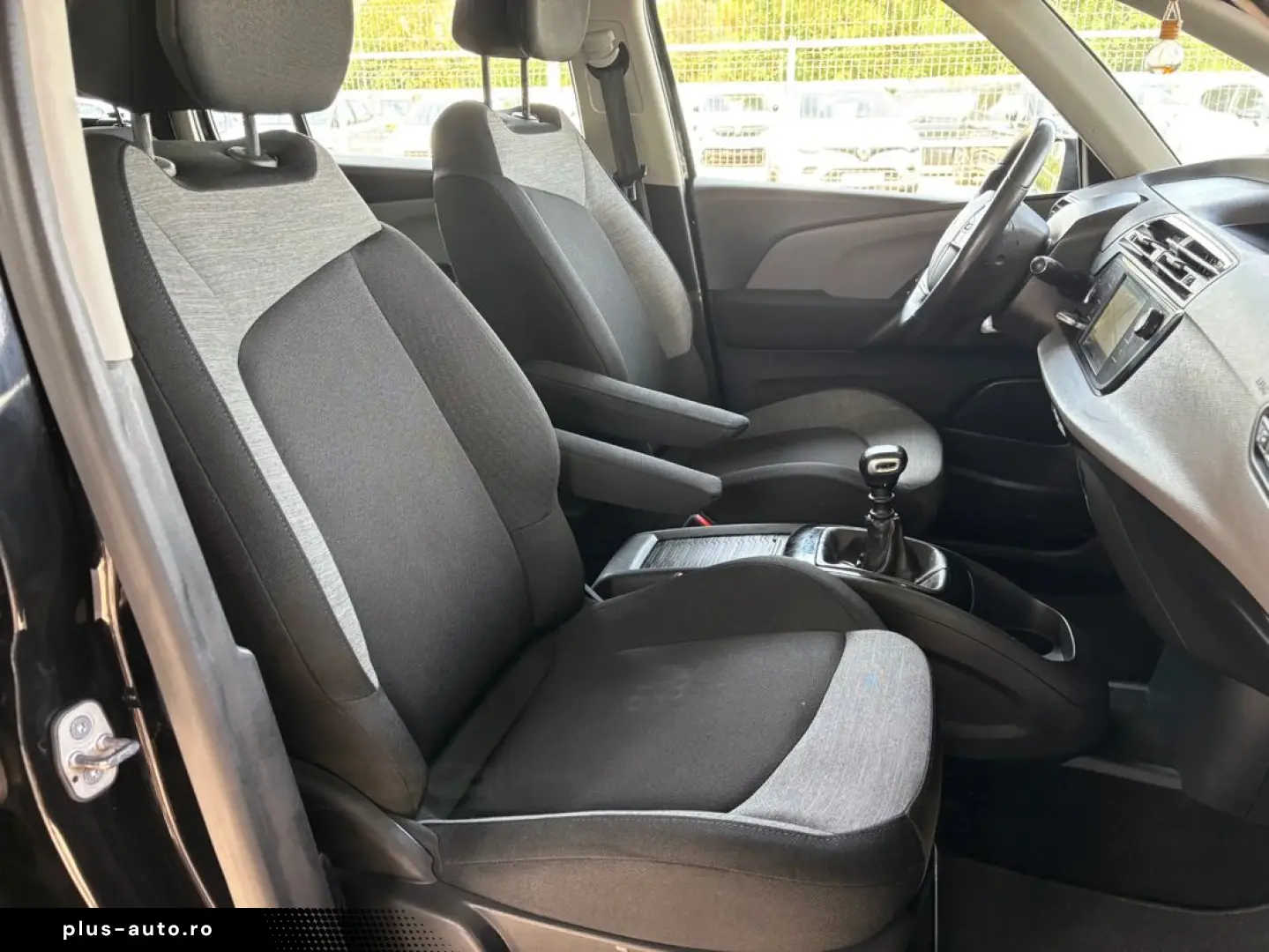 Citroen C4-Grand-Space-Tourer