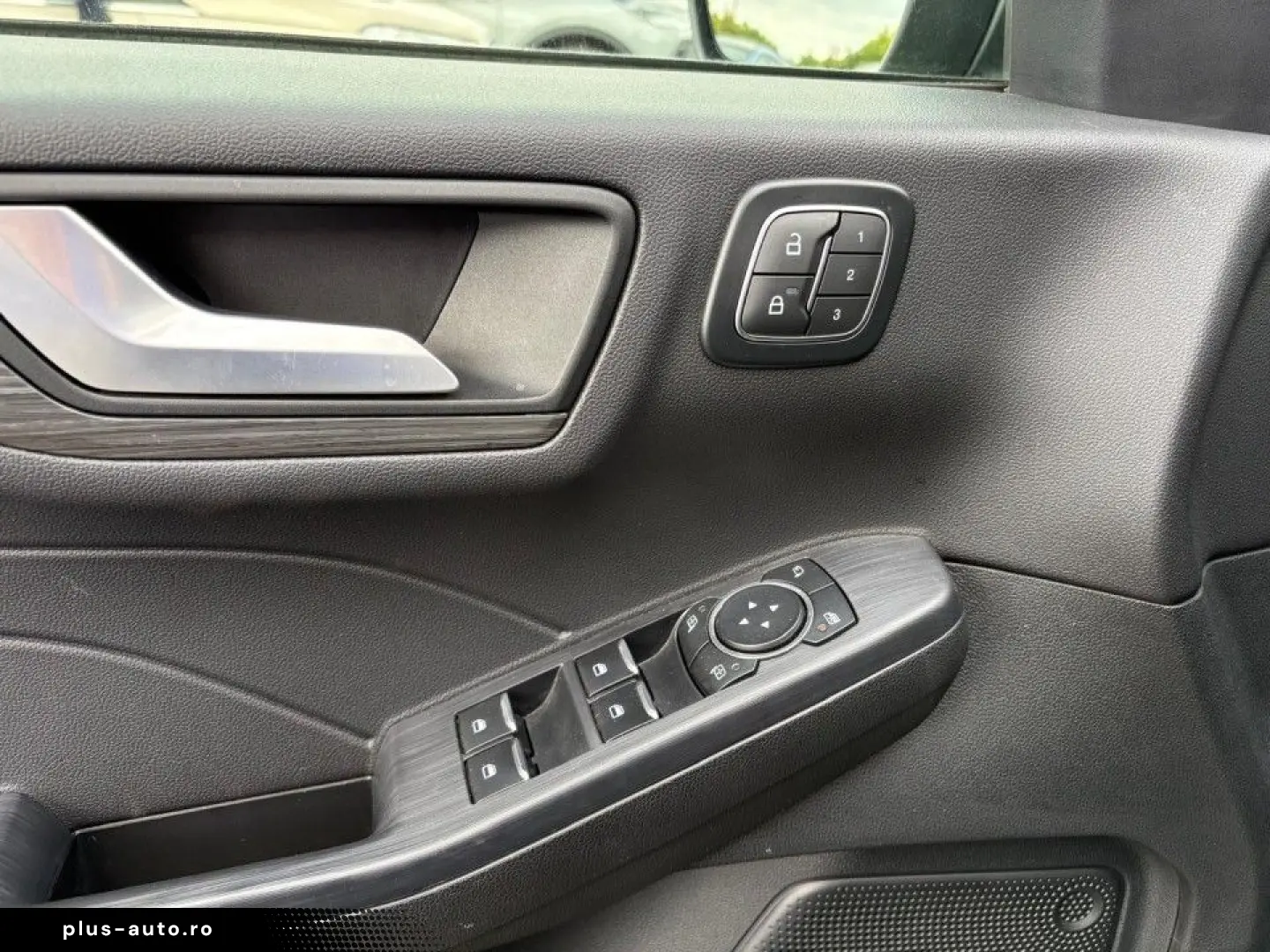 Ford Kuga 2024 - via workleto.com