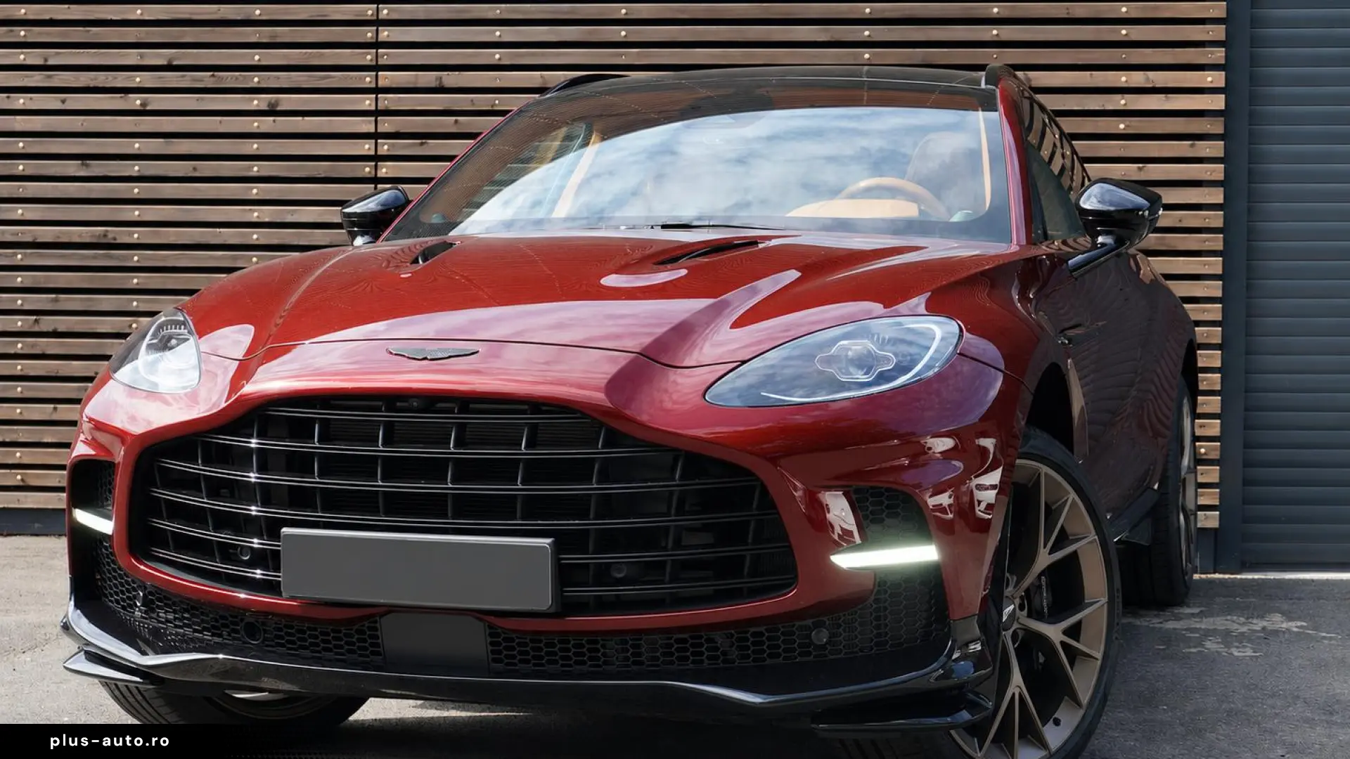 Aston Martin DBX 707 MY25 B&W Ceramic Monotone 23´