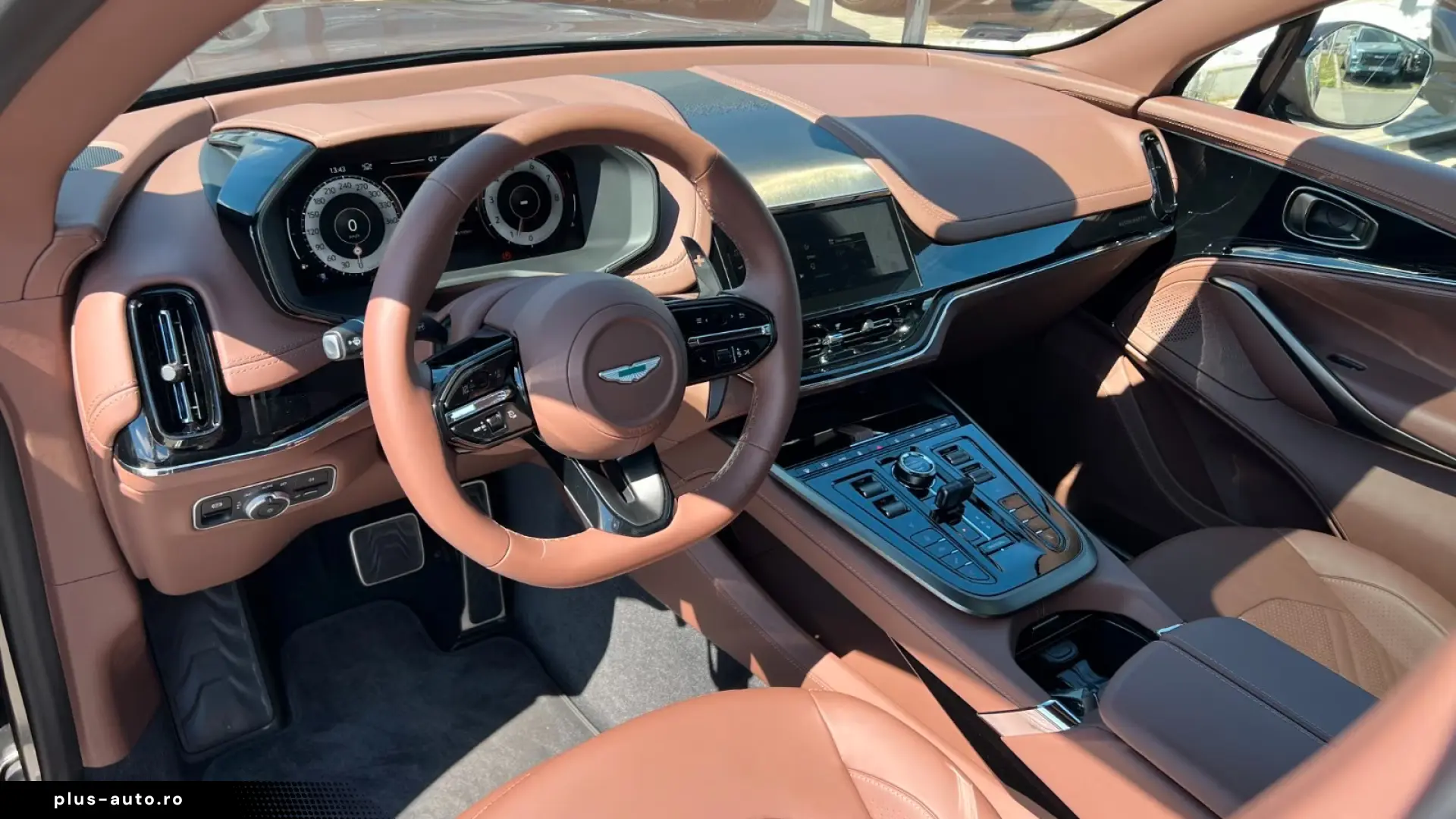Aston Martin DBX S