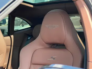 Aston Martin DBX S