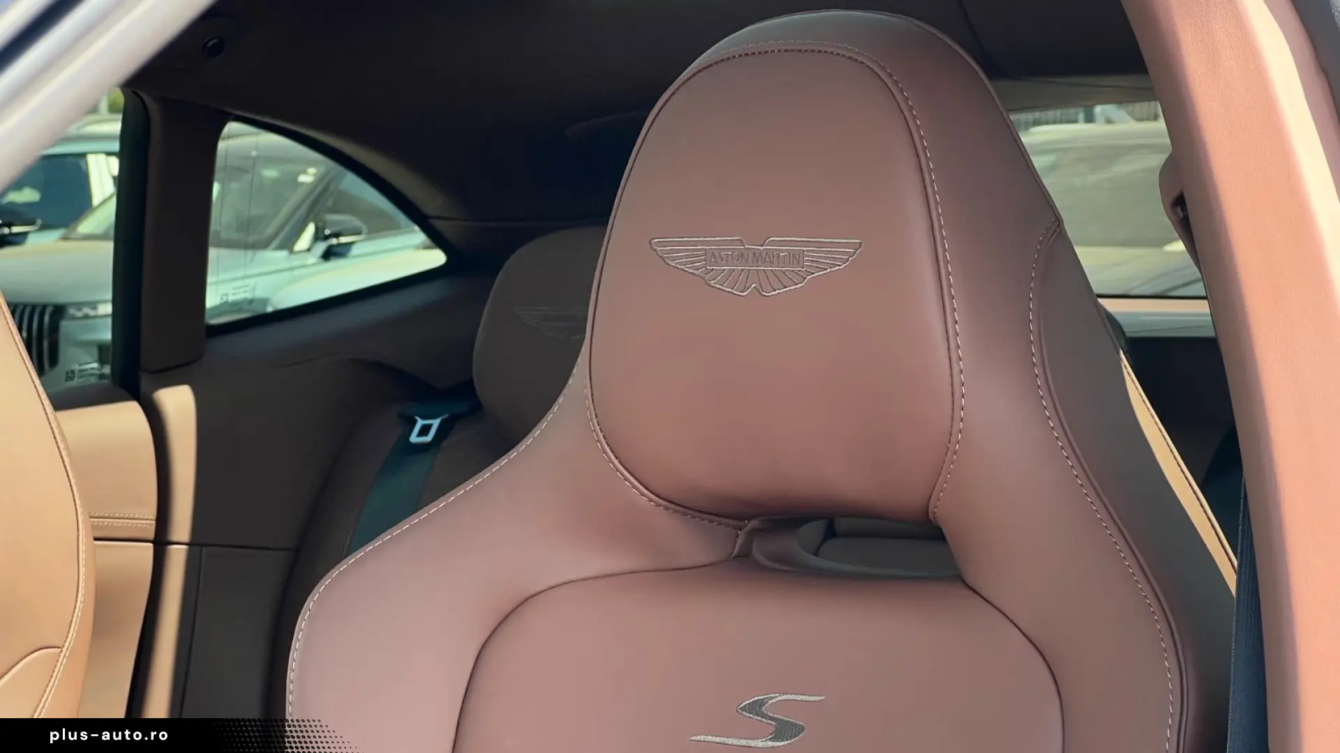Aston Martin DBX S