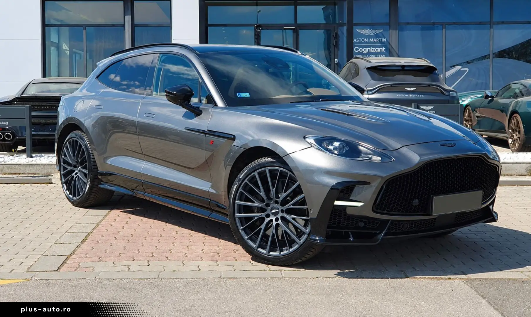 Aston Martin DBX S