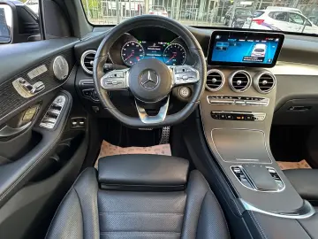 MERCEDES-BENZ GLC Coupe 300e 4M AMG