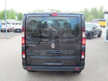 RENAULT Trafic Combi 9 Sitzer Navi PDC