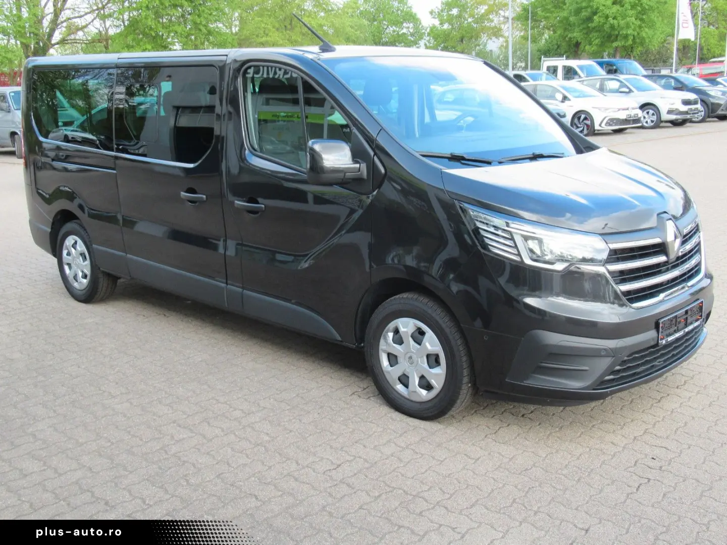 RENAULT Trafic Combi 9 Sitzer Navi PDC