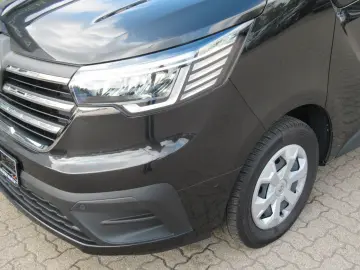 RENAULT Trafic Combi 9 Sitzer Navi PDC