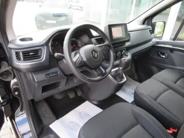 RENAULT Trafic Combi 9 Sitzer Navi PDC