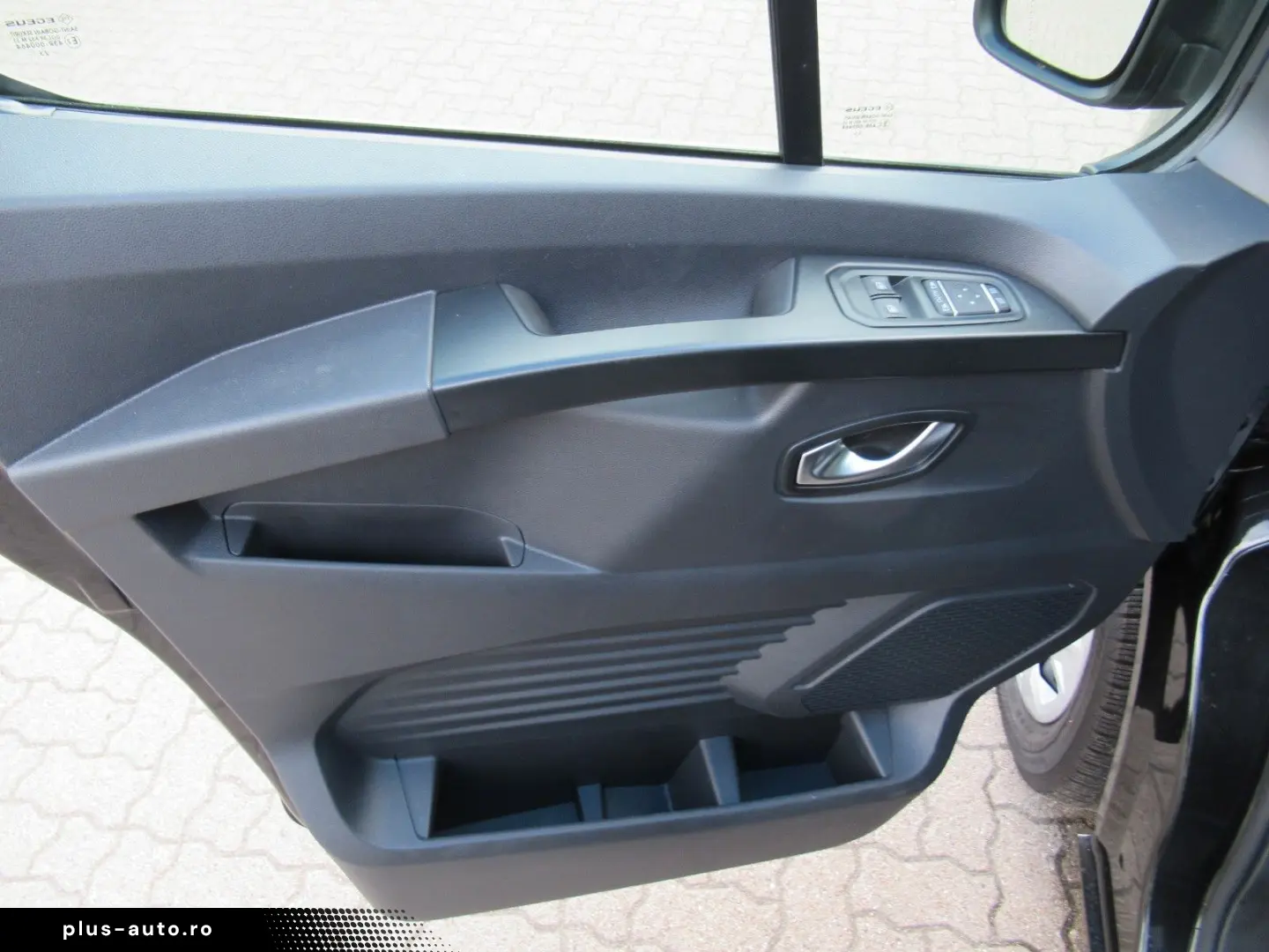 RENAULT Trafic Combi 9 Sitzer Navi PDC