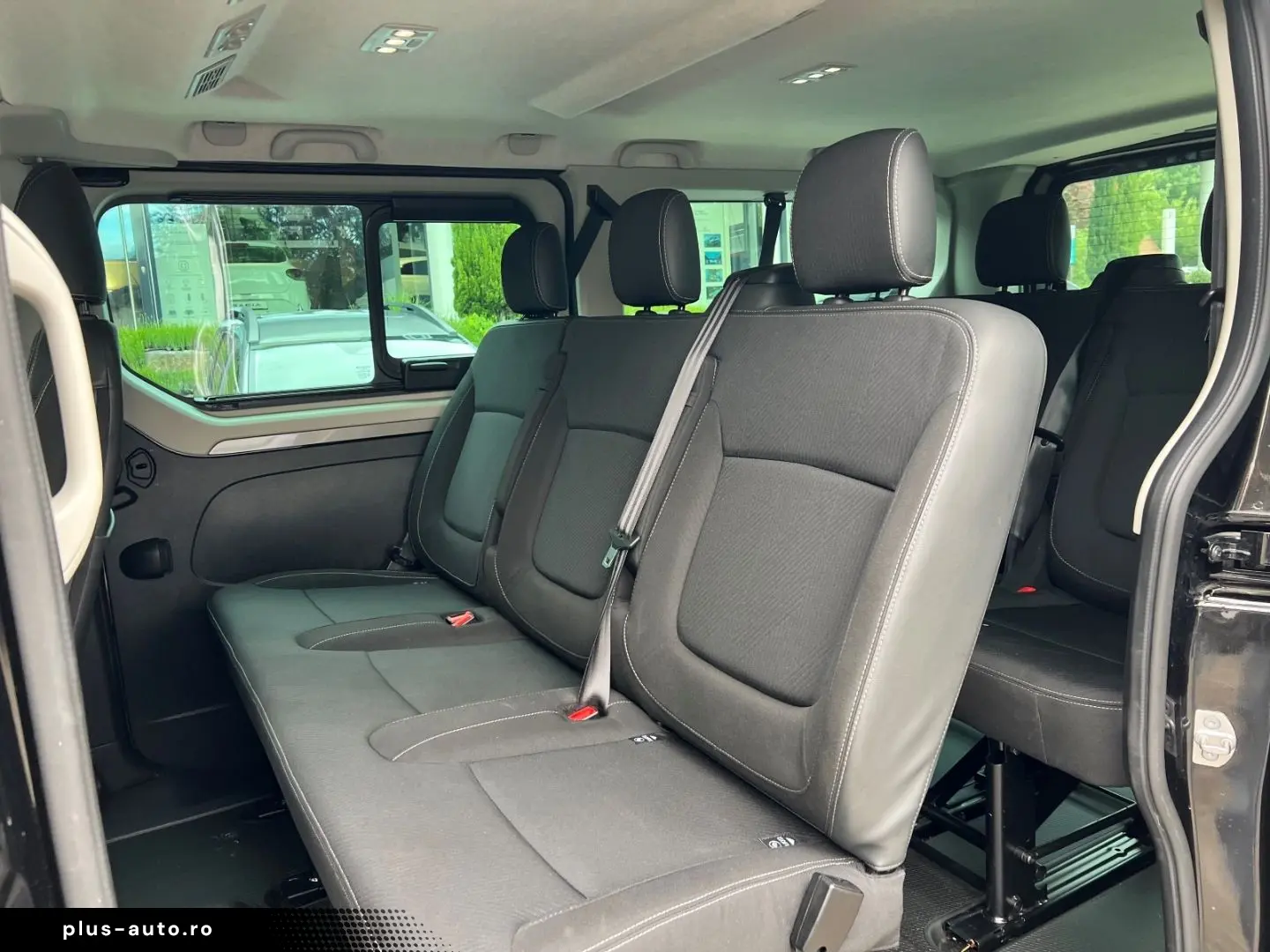 RENAULT Trafic Combi Irmscher Edition L2H1 3 0t Life 2.0