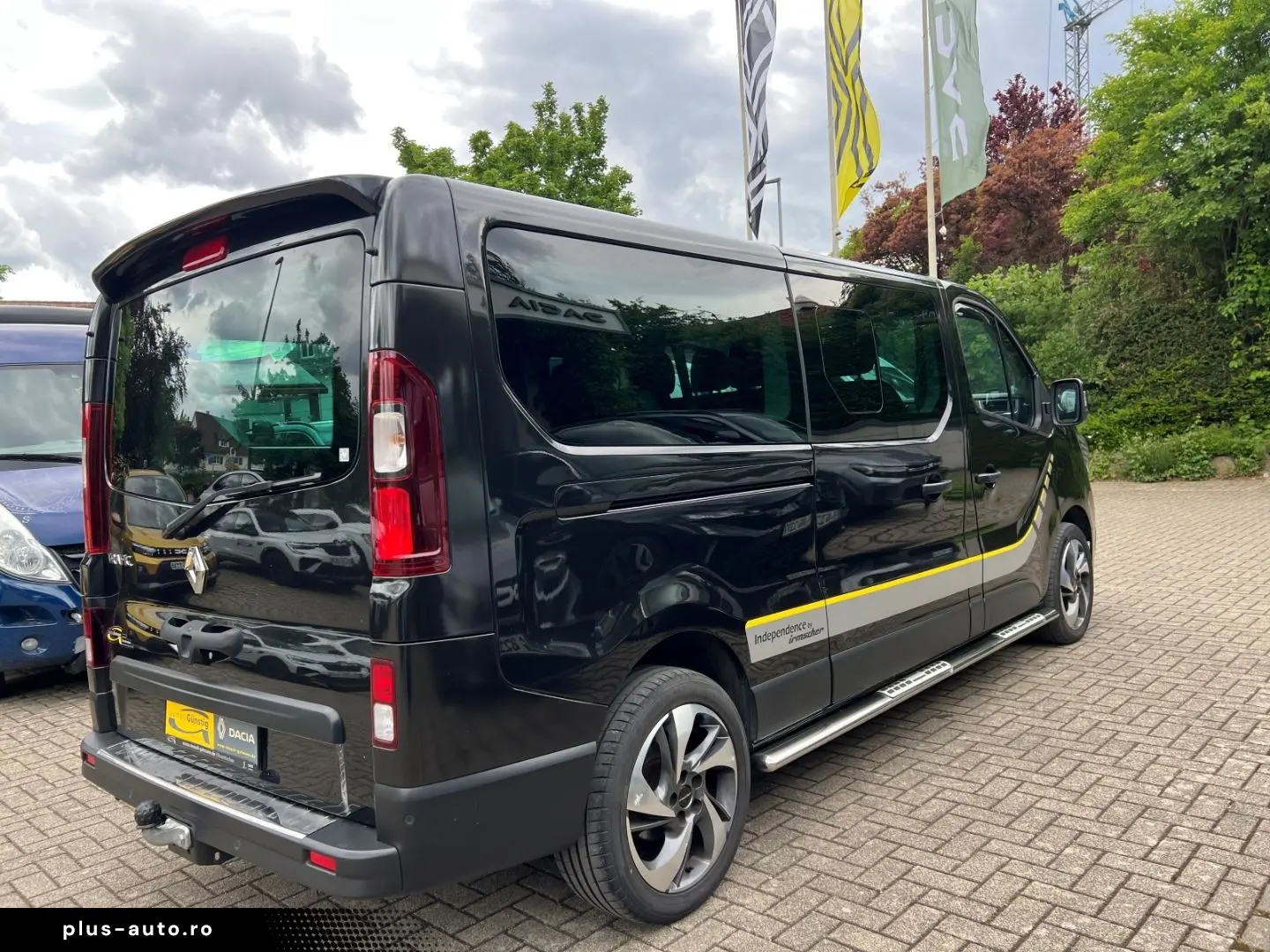 RENAULT Trafic Combi Irmscher Edition L2H1 3 0t Life 2.0