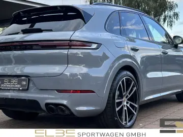 PORSCHE Cayenne E-Hybrid SPORTD 4RADL BDISP HUD ACC BOSE