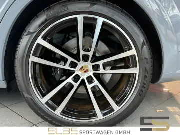 PORSCHE Cayenne E-Hybrid SPORTD 4RADL BDISP HUD ACC BOSE