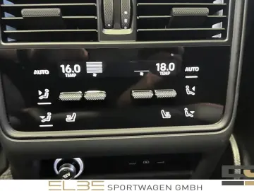 PORSCHE Cayenne E-Hybrid SPORTD 4RADL BDISP HUD ACC BOSE