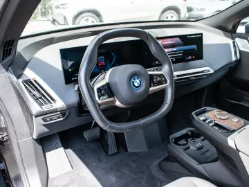 BMW iX M60 M-SPORT HUD PANO ACC AHK KAM RFK DAB