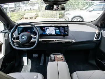 BMW iX M60 M-SPORT HUD PANO ACC AHK KAM RFK DAB