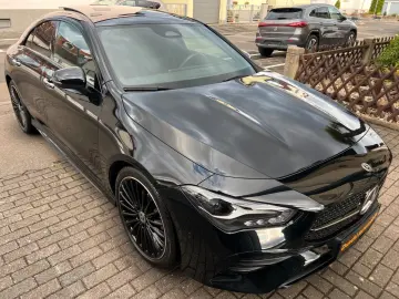 MERCEDES-BENZ CLA 180 COUPÉ! AMG! NIGHT! PANO! DISTR.!