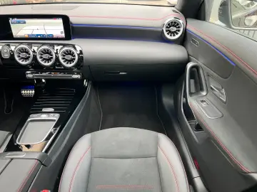 MERCEDES-BENZ CLA 180 COUPÉ! AMG! NIGHT! PANO! DISTR.!