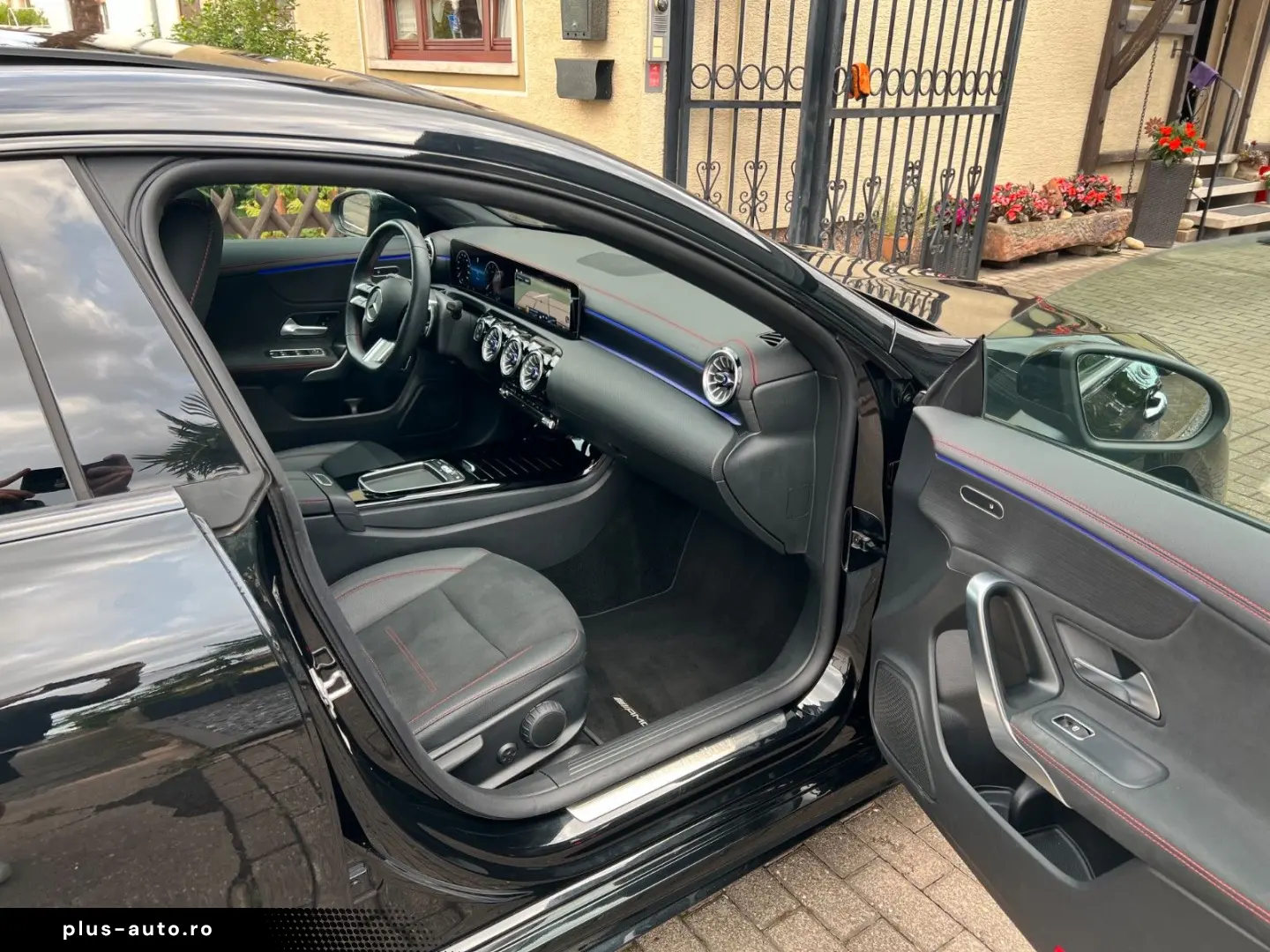 MERCEDES-BENZ CLA 180 COUPÉ! AMG! NIGHT! PANO! DISTR.!