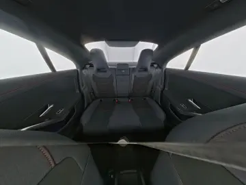MERCEDES-BENZ CLA 180 Coupé AMG Premium LED Panorama…
