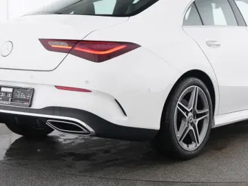MERCEDES-BENZ CLA 180 Coupé AMG Premium LED Panorama…