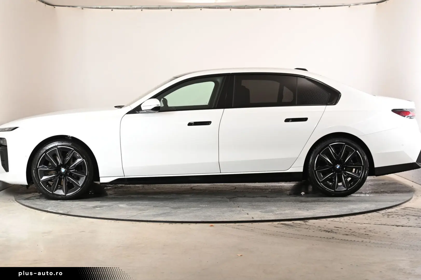 BMW 740 740d xDrive M Sport ACC Stand-Hzg AHK RFK...