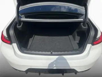BMW 320i M SPORT AdLED DA St Go GSD SportSi MEM HiFi