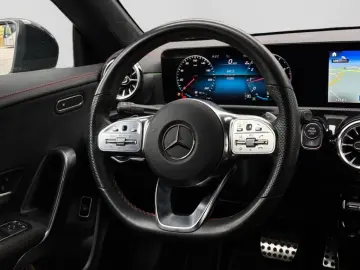MERCEDES-BENZ CLA 200 COUPÉ AMG NIGHT AMBIENTE MBUX SHZ DAB