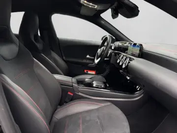 MERCEDES-BENZ CLA 200 COUPÉ AMG NIGHT AMBIENTE MBUX SHZ DAB
