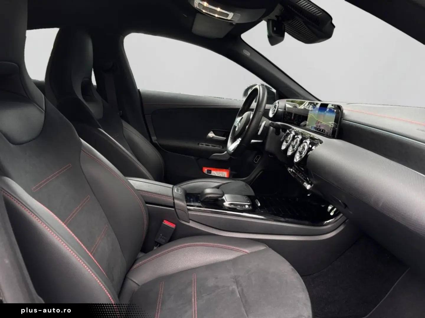 MERCEDES-BENZ CLA 200 COUPÉ AMG NIGHT AMBIENTE MBUX SHZ DAB