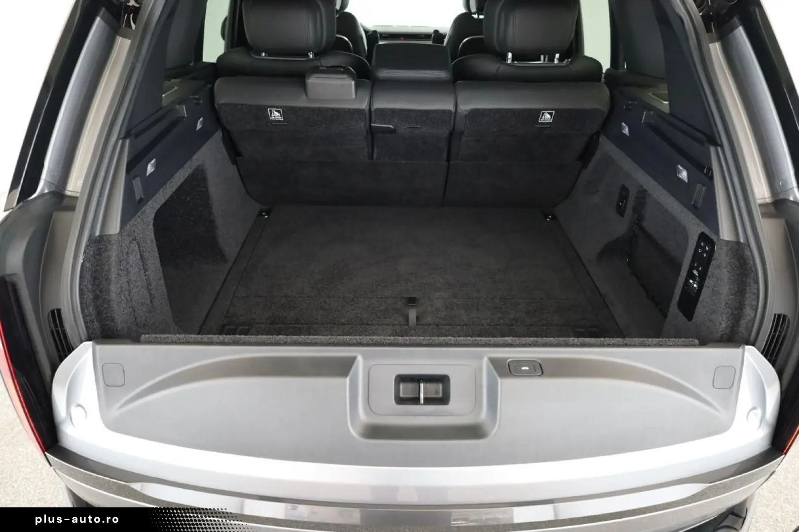 LAND ROVER Range Rover P550e Autobiography SHADOW Pano 22