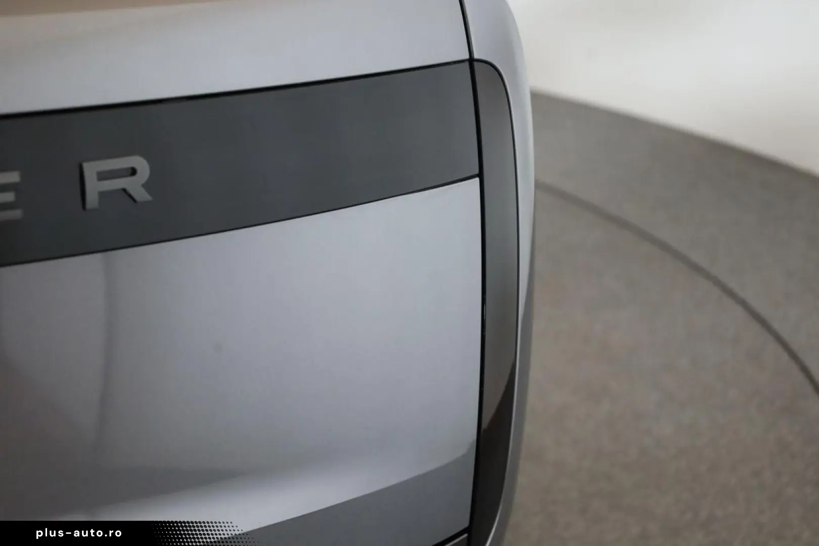 LAND ROVER Range Rover P550e Autobiography SHADOW Pano 22