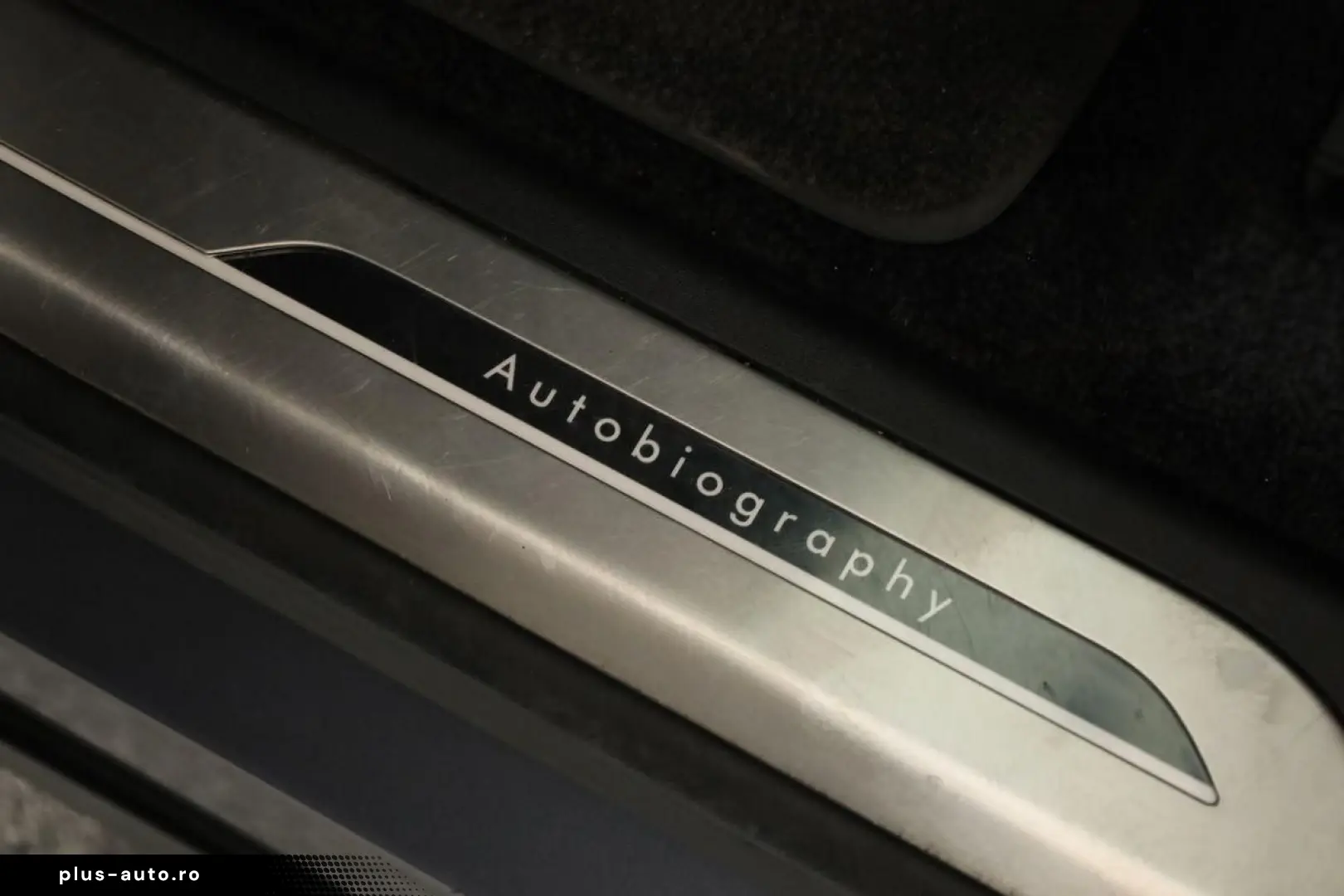 LAND ROVER Range Rover P550e Autobiography SHADOW Pano 22