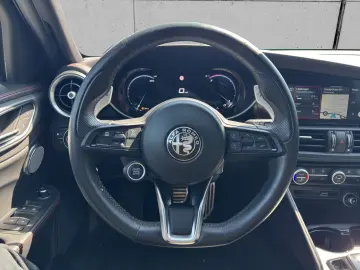 ALFA ROMEO Giulia Tributo Italiano Q4 SPEZIALLACK GARANTIE