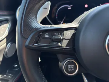 ALFA ROMEO Giulia Tributo Italiano Q4 SPEZIALLACK GARANTIE