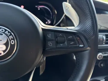ALFA ROMEO Giulia Tributo Italiano Q4 SPEZIALLACK GARANTIE
