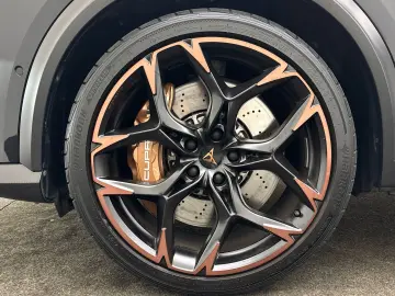 CUPRA Formentor VZ5 2.5 TSI DSG 4Drive CarPlay Matrix