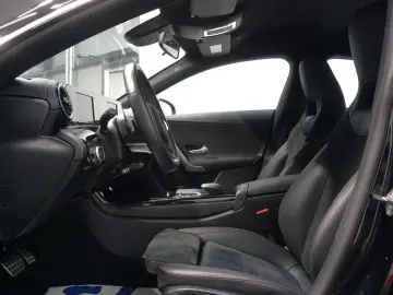 MERCEDES-BENZ CLA 250 AMG-Line LED Carplay DAB Alcantara