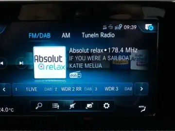 MERCEDES-BENZ CLA 250 AMG-Line LED Carplay DAB Alcantara